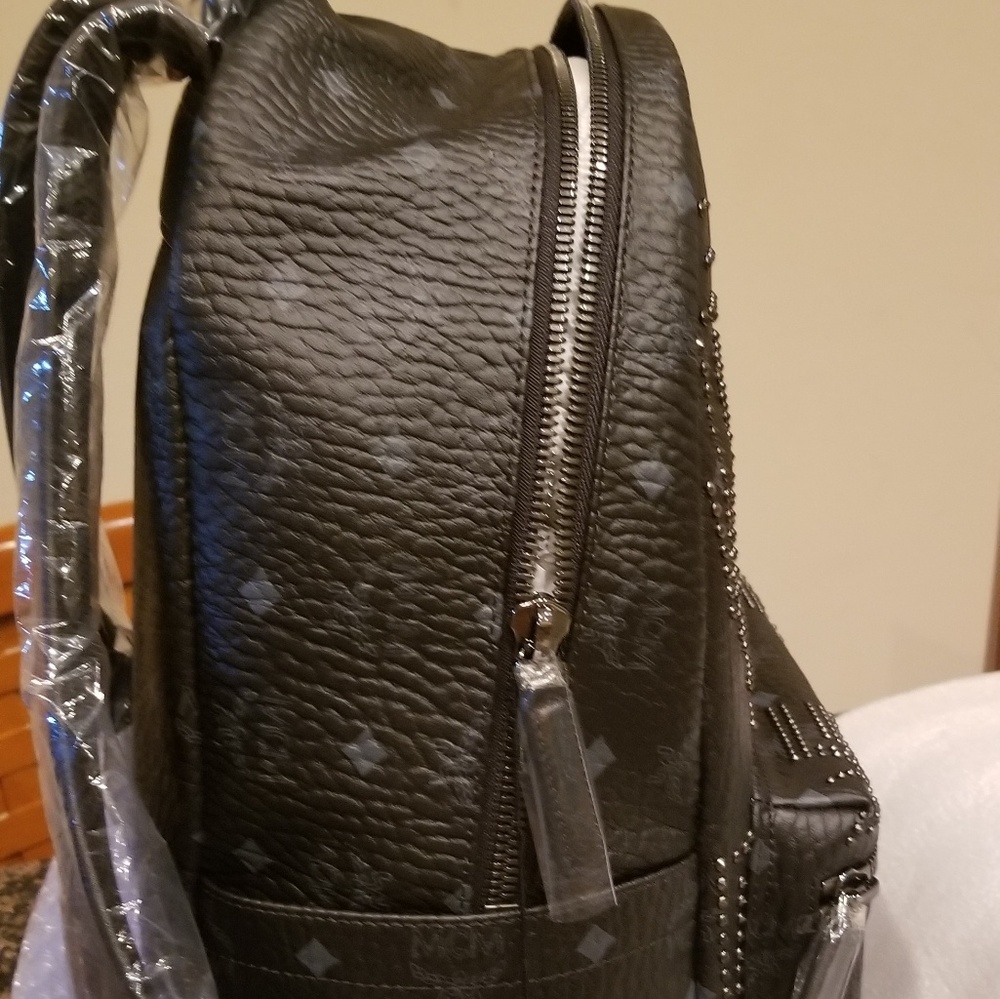 MCN Backpack - Picture 3 of 4